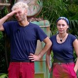 Schon wieder muss Sam Dylan zur Dschungelprüfung antreten, diesmal bekommt er aber Gesellschaft: Alessia Herren begleitet ihn. Und hat kein gutes Gefühl: "Ich bin am Zittern. Ich habe so Angst", sagt die Tochter von Willi Herren, als sie an der "KFZ-Würgstatt" eintrifft. Dort müssen die beiden Camper einen alten Transporter reparieren. Alessia bekommt die Aufgabe Werkzeuge zu finden, die auf dem Werkstatt-Gelände zwischen Schleim, Fleischabfällen oder Öl versteckt sind. Sam wird währenddessen auf der Ladefläche eingesperrt und muss mit den von Alessia gefundenen Werkzeugen Sterne abschrauben. Auf der Ladefläche wird Sam Besuch von Ratten, Kakerlaken, Heuschrecken, Fliegen und Mehlwürmern bekommen