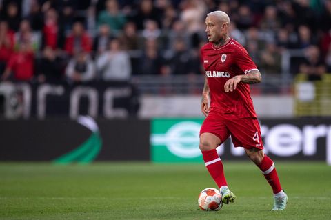 Radja Nainggolan im Trikot von