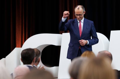 Friedrich Merz zeigt sich siegessicher bei einem Auftritt