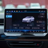 VW ID7-1  Nachdem es mit den ID-Modellen von Volkswagen zunächst mächtig haperte, sieht es mittlerweile besser aus. Gerade die Mittelklasselimousine ID7 ist fast fünf Meter lang und eine überaus interessante Alternative mit geringem Verbrauch, gutem Platzangebot und Reichweiten von bis zu 700 Kilometern