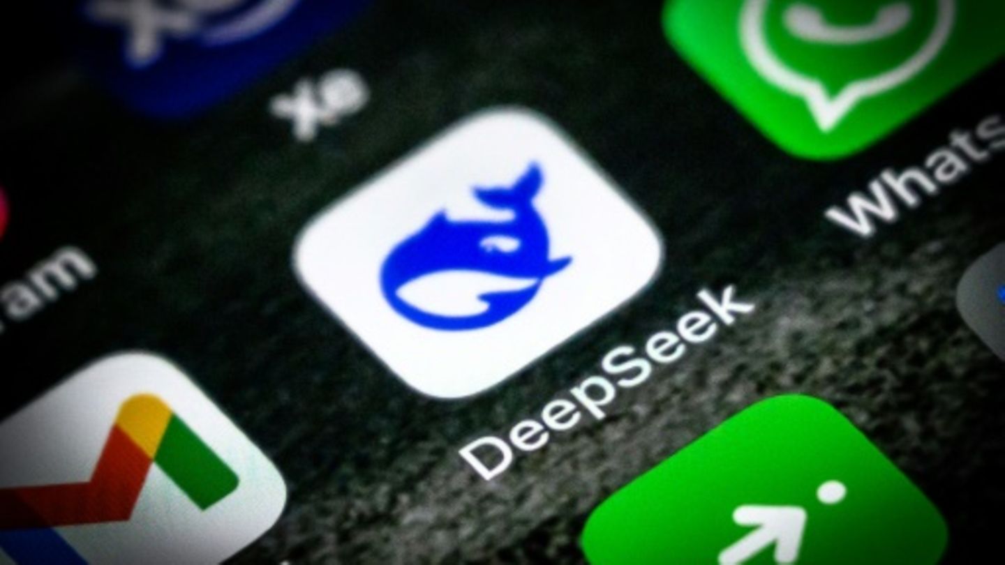 28--logo-der-deepseekapp-auf-einem-smartphone---49f5f12804c417e0.jpg