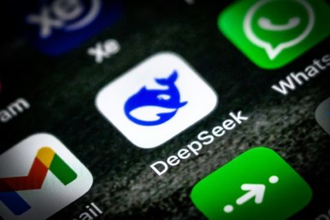 Logo der Deepseek-App auf einem Smartphone