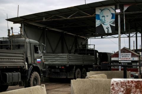 Putin-Porträt in russischer Militärbasis Hmeimim in Syrien