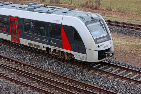 Die Deutsche Bahn und die EVG wollen sich über die Gehälter der Bahnangestellten schnell einig werden