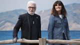 Karl Lagerfeld und Virginie Viard zeigen sich 2018 gemeinsam auf dem Laufsteg