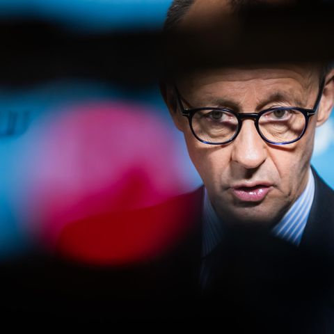 Friedrich Merz setzt die Demokratie in Deutschland aufs Spiel