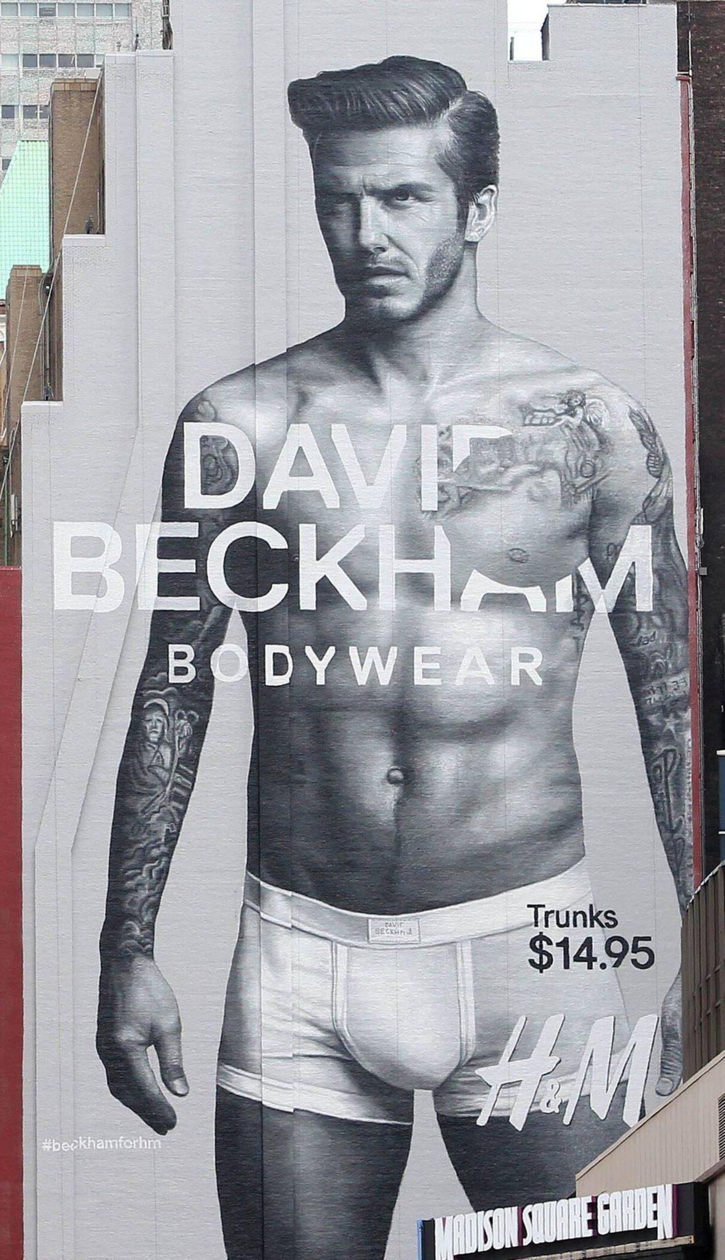 Werbetafel von H&M, die eine Unterwäsche-Kampagne mit David Beckham zeigt