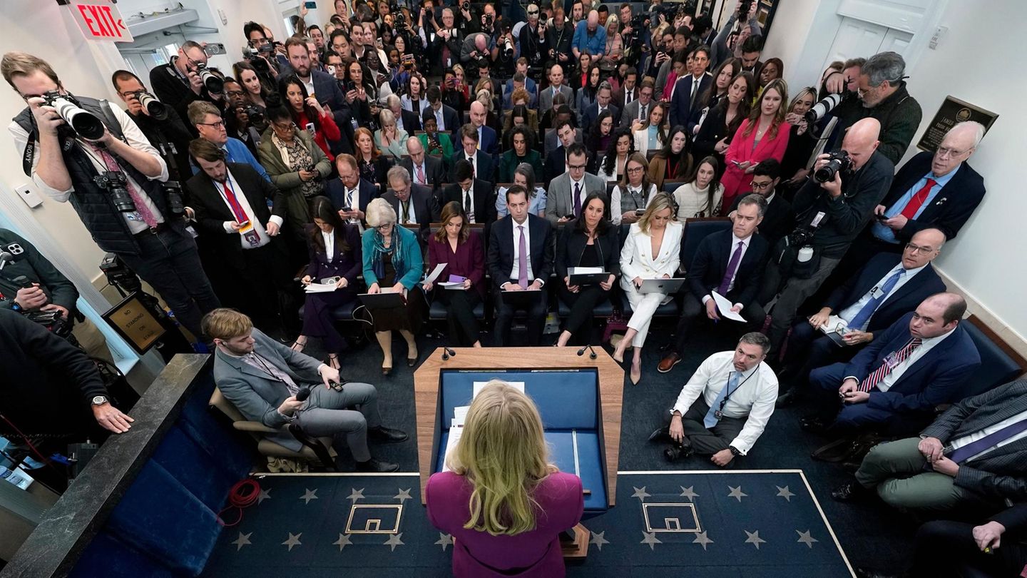 Donald Trump fetches Tikker, Podcaster and influencers into the White House