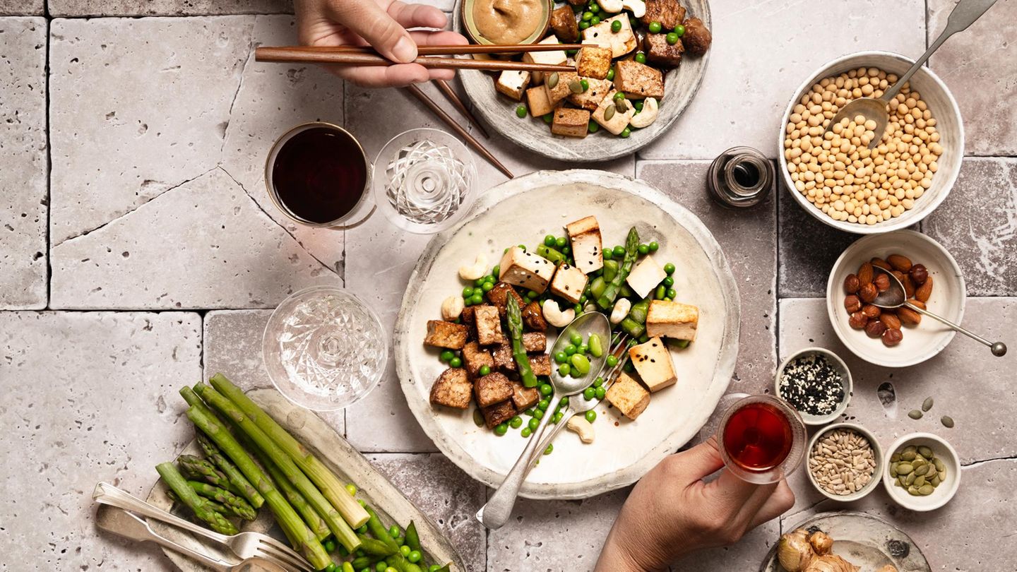 Ernährungsreport: Die Zukunft des Essens: Zehn Food-Trends, die 2025 unseren Teller erobern