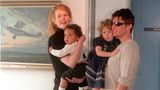 Nicole Kidman und ihr Ehemann Tom Cruise 1996 mit ihren Adoptivkindern Connor und Isabella