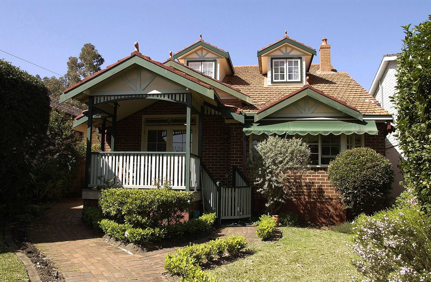 Das Haus mit weißer Veranda und grünen Balken, in dem Nicole Kidman ihre Kindheit verbracht hat