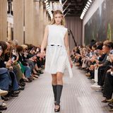 Sunday Rose Kidman-Urban bei ihrem Debüt als Model auf dem Laufsteg von Miu Miu 2024