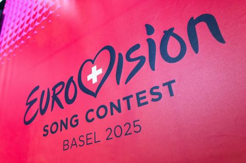 Das Logo des Eurovision Song Contest (ESC) 2025 ist auf einem Banner zu sehen