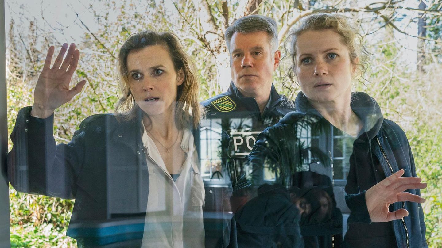 "Tatort" aus Dresden: Der "Tatort: Herz der Dunkelheit" aus Dresden ist der letzte gemeinsame Einsatz für die Kommissarinnen Karin Gorniak (Karin Hanczewski) und Leonie Winkler (Cornelia Gröschel) Der "Tatort: Herz der Dunkelheit" aus Dresden ist der letzte gemeinsame Einsatz für die Kommissarinnen Karin Gorniak (Karin Hanczewski) und Leonie Winkler (Cornelia Gröschel)