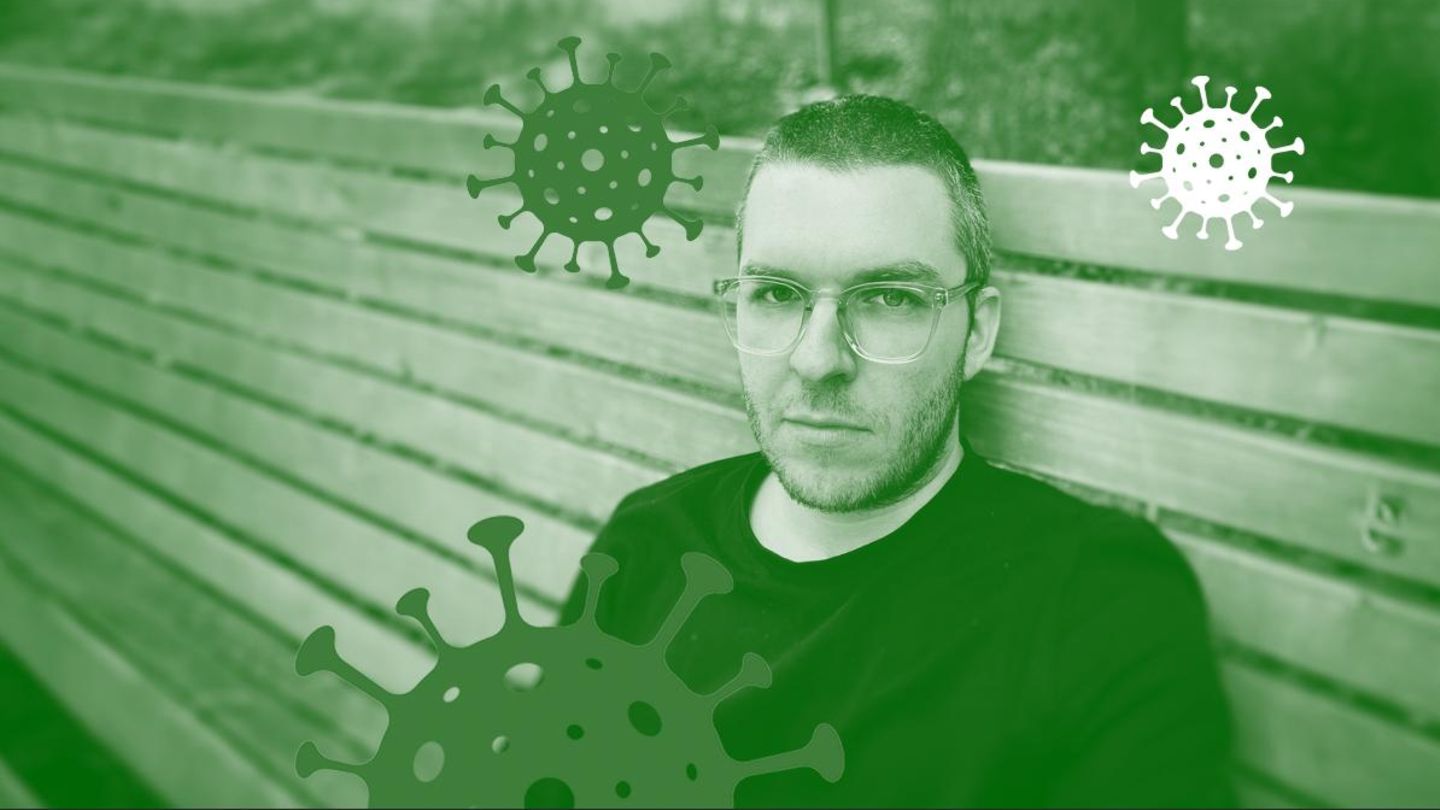 Long Covid: Christoph Zamaitat sitzt auf einer Bank