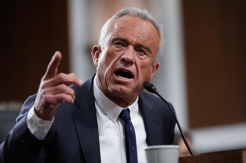 Robert F. Kennedy Jr. spricht am 29. Januar 2025 vor dem Finanzausschuss in Washington