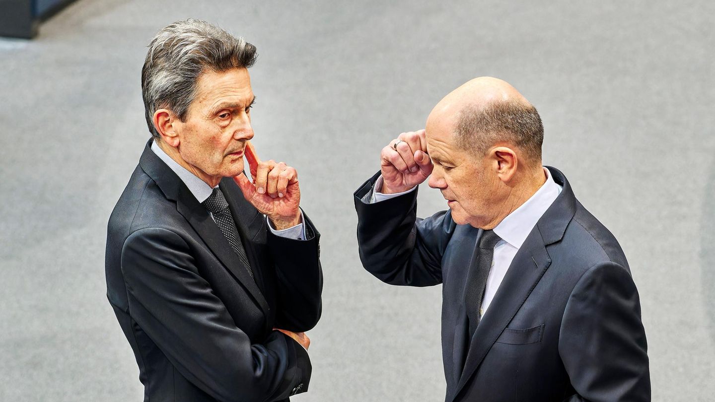 Rolf Mützenich, SPD-Fraktionschef, und Bundeskanzler Olaf Scholz