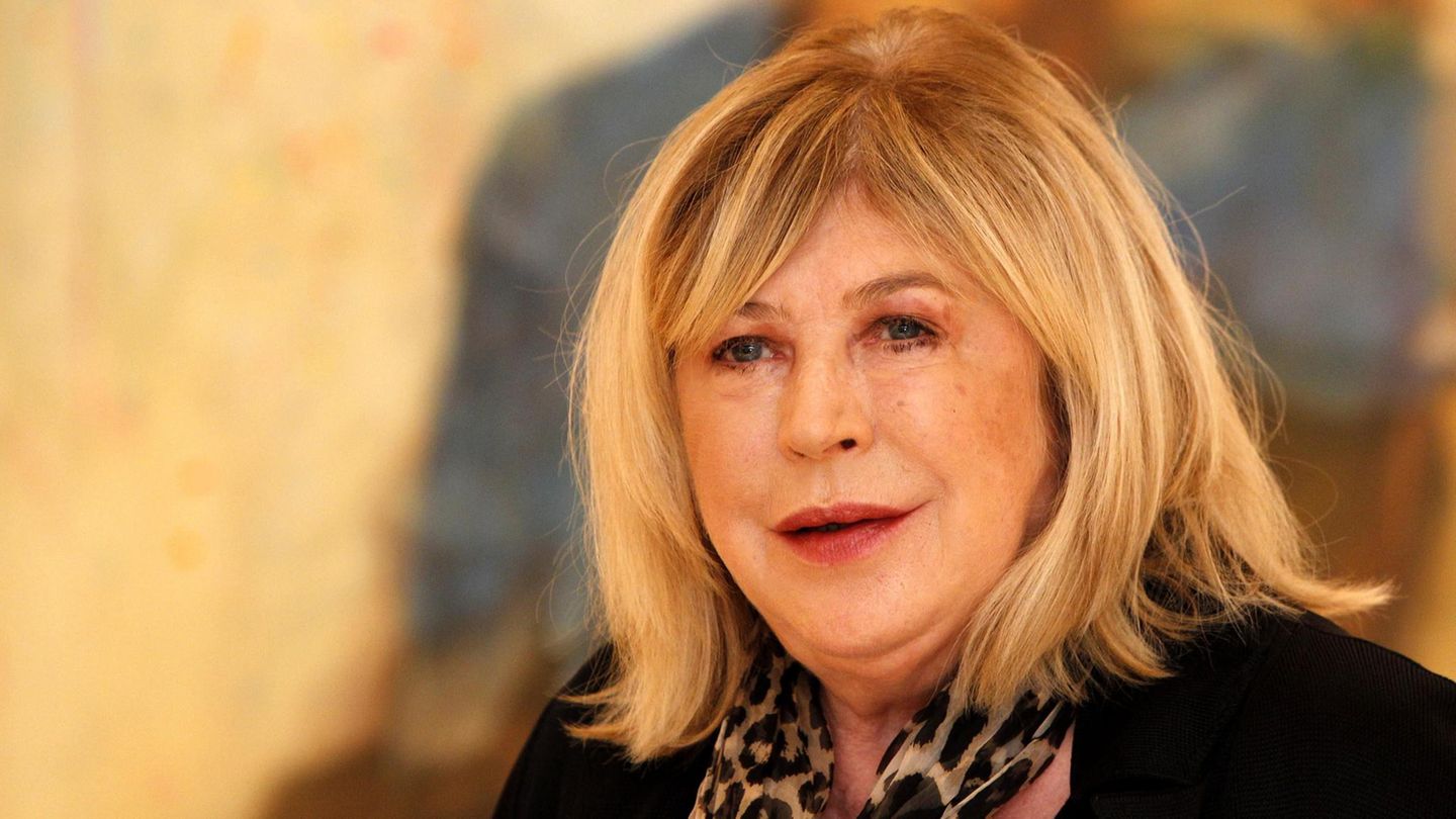 Şarkıcı Marianne Faithfull 78 yaşında öldü