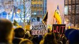 Demo gegen die CDU: Schilder gegen die AfD