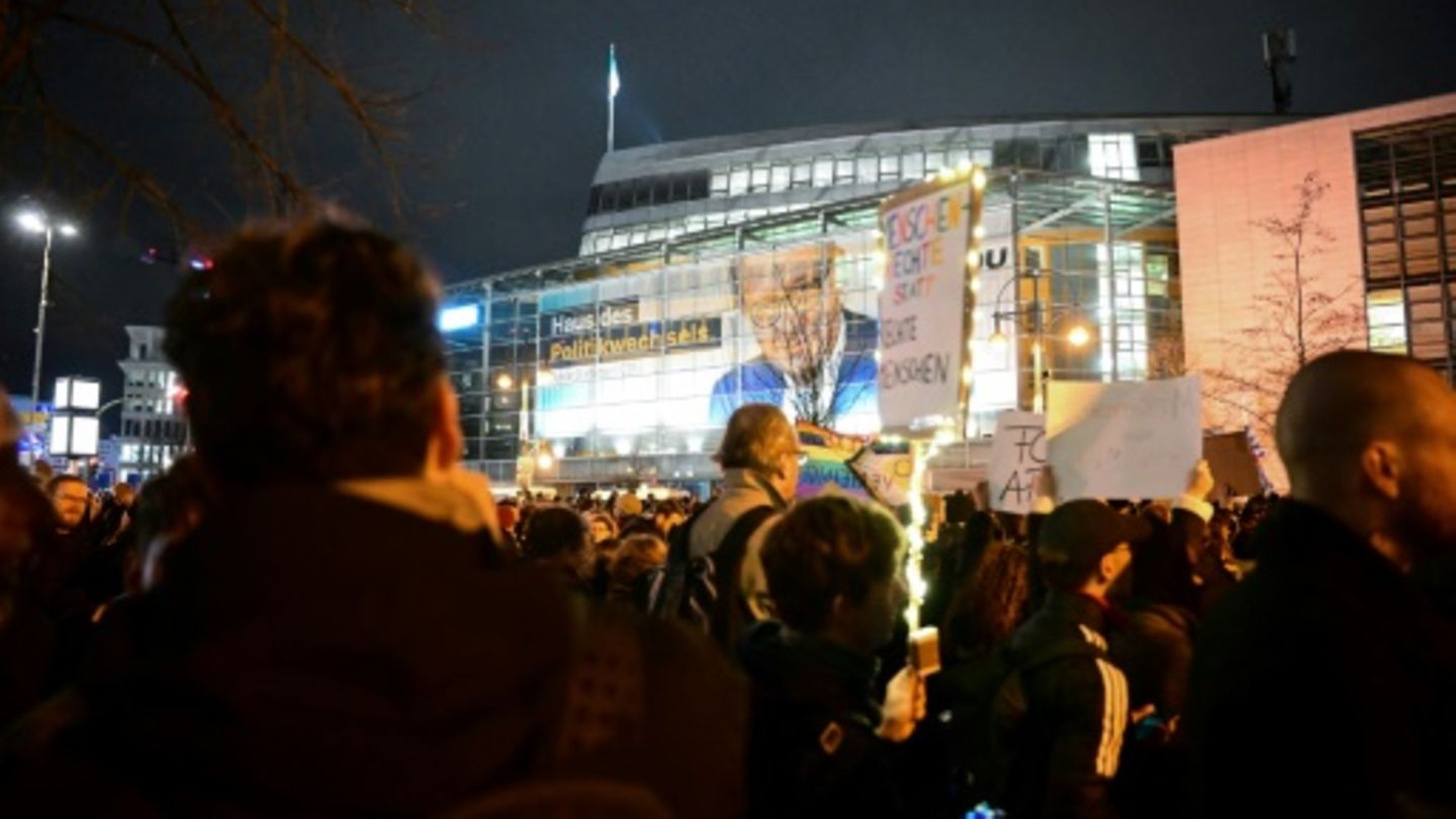Demo vor dem Konrad-Adenauer-Haus