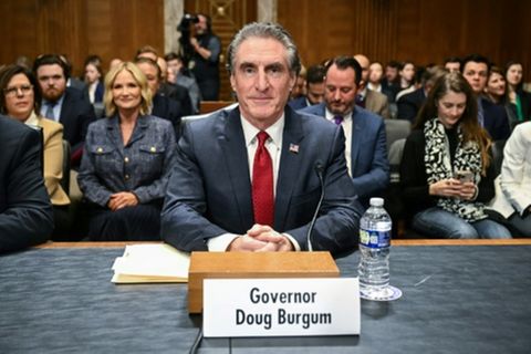 Doug Burgum bei seiner Anhörung im US-Senat