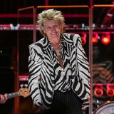 Rod Stewart tritt während des "FireAid"-Benefizkonzerts für die Feueropfer von Los Angeles auf