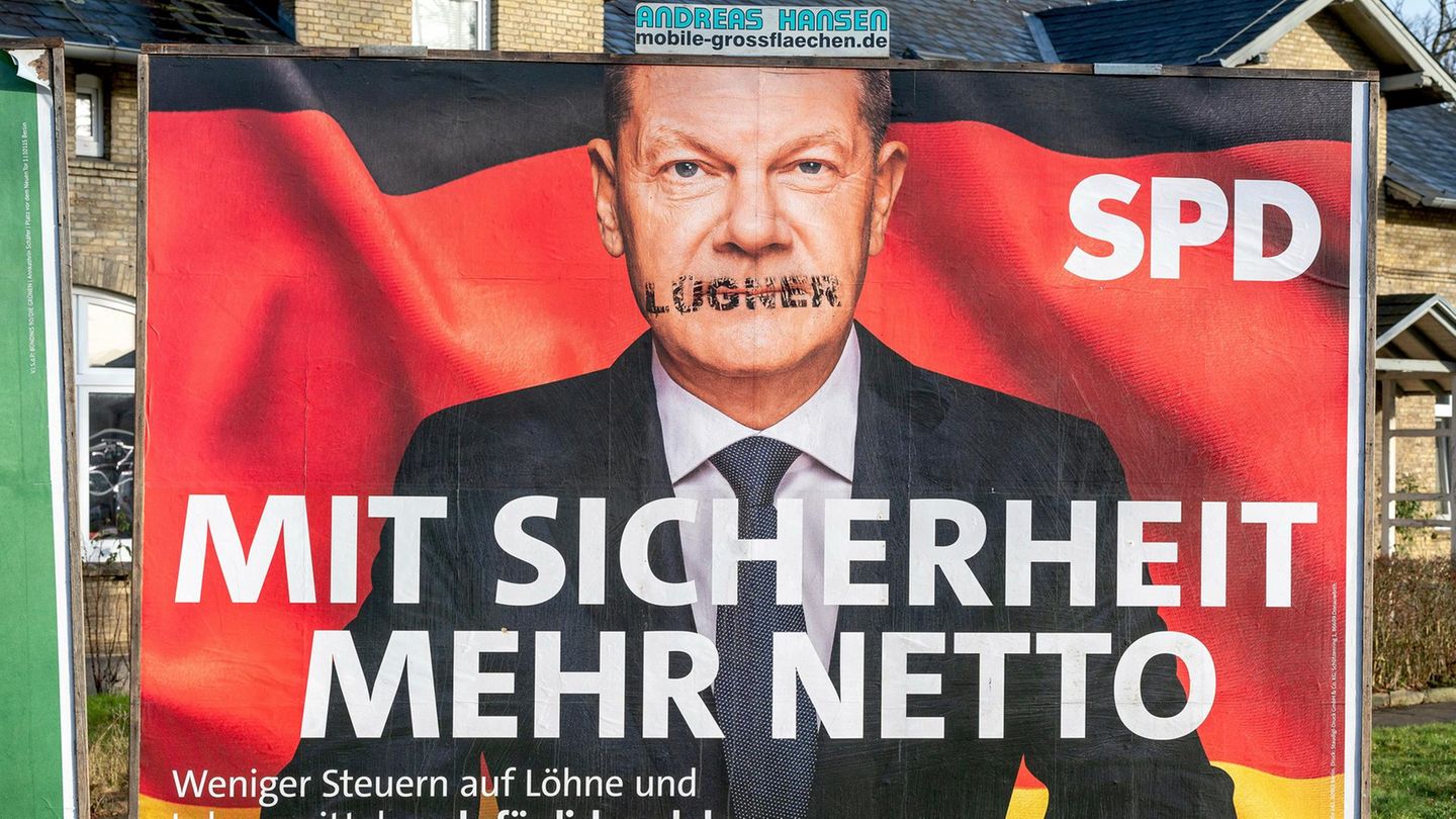 Nach einigem Hin und Her einigen sich die Parteien auf den 23. Februar 2025 als Termin für die vorgezogene Bundestagswahl. Wenige Wochen vor der Wahl sind Scholz Sympathiewerte im Keller und es sieht nicht so aus, als könne der weitere vier Jahre im Amt bleiben. Aber sein Wahlsieg 2021 war ja auch eine Überraschung