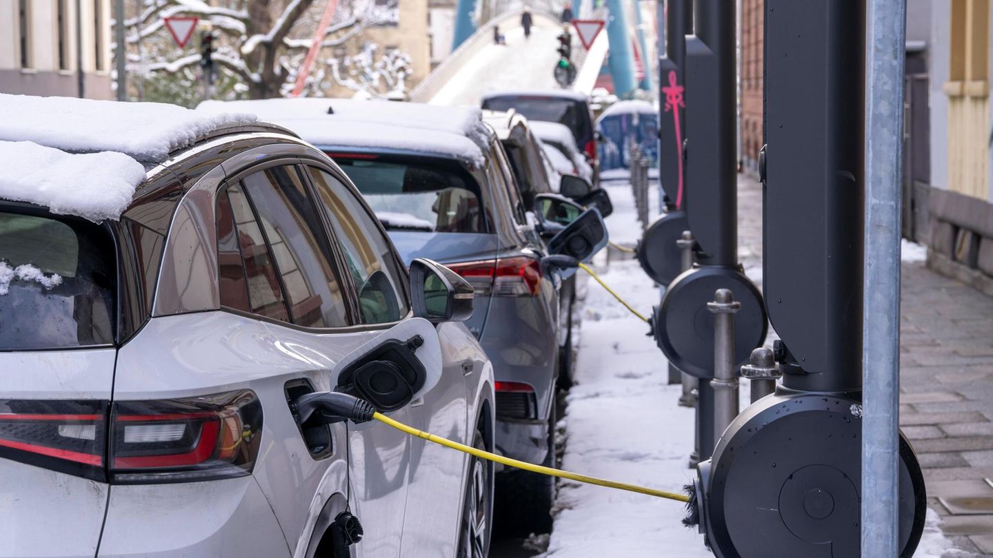 Elektromobilität: Stiftung Warentest gibt E-Autos ein "sehr empfehlenswert"