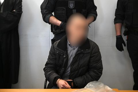 Der wegen Mordes an der neunjährigen Valeriia Angeklagte sitzt im Landgericht (Archivfoto)