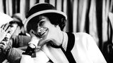 Schwarzweiß-Bild von Coco Chanel