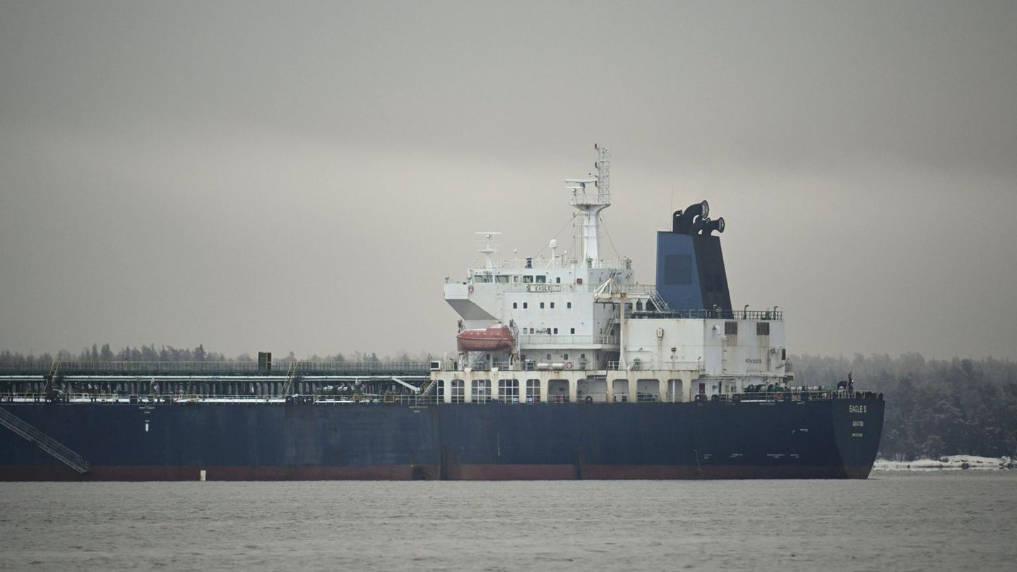 Öltankschiff in der Ostsee