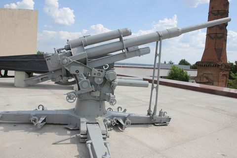 Diese Acht-Acht blieb im heutigen Sankt Petersburg zurück