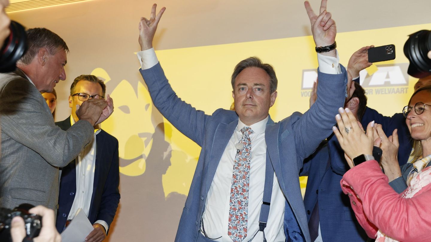 Belgium is given government for the first time by right N-VA