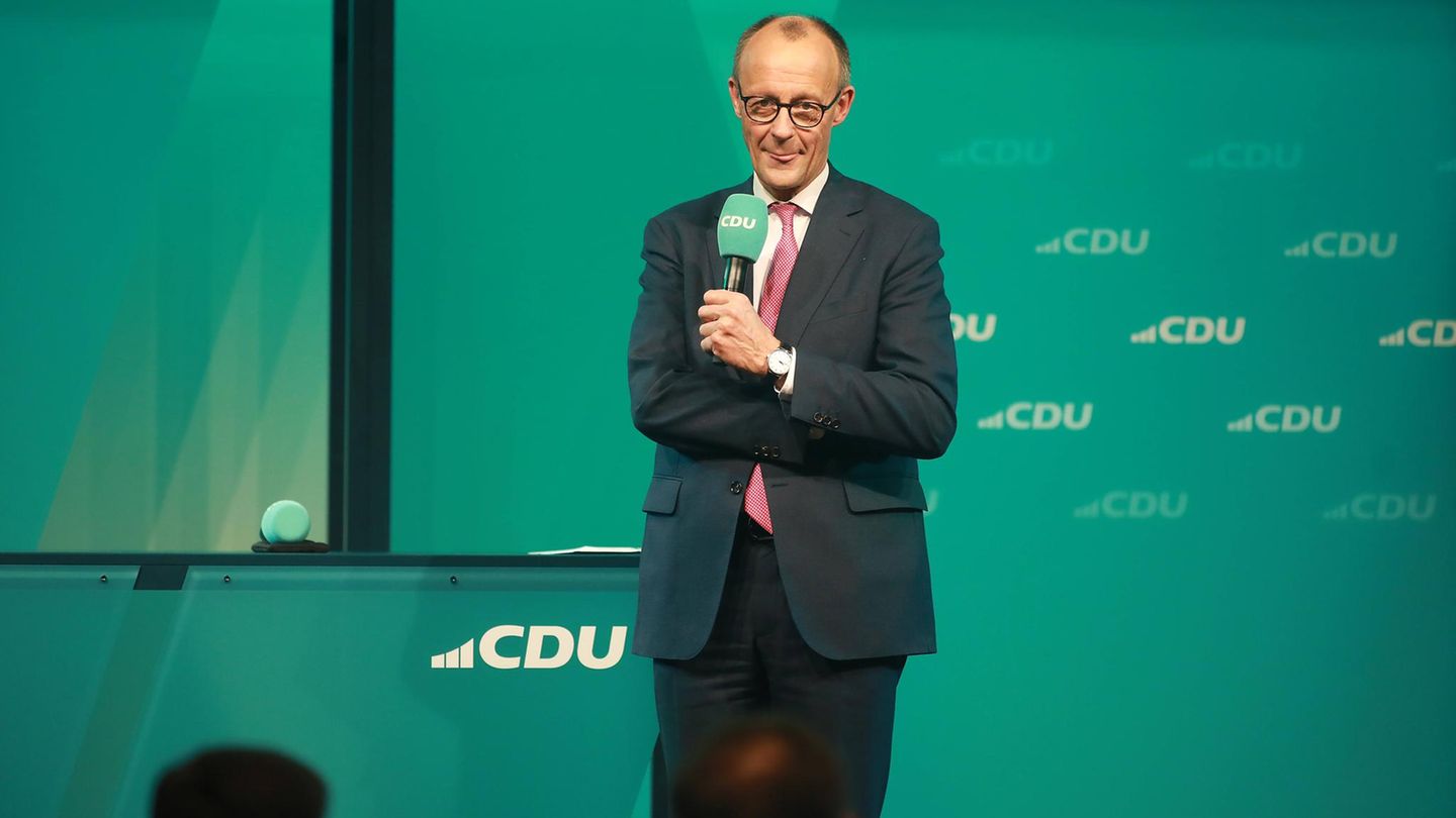 Friedrich Merz vor gutem Hintergrund