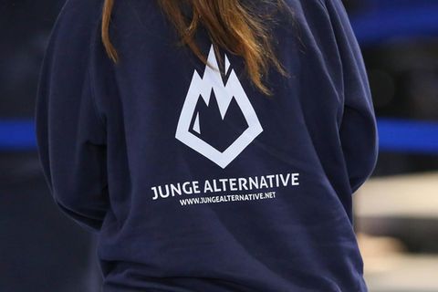 AfD-Nachwuchs: Ein Pullover mit dem Logo der Jungen Alternative
