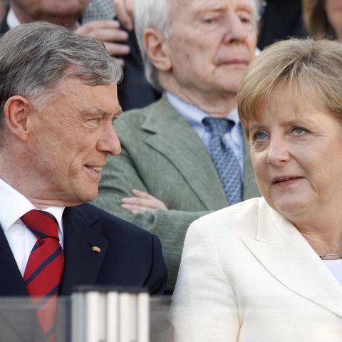 Horst Köhler bekleidete Deutschlands höchstes Amt auch in der Anfangszeit von Angela Merkel als Bundeskanzlerin (Archivbild) Horst Köhler bekleidete Deutschlands höchstes Amt auch in der Anfangszeit von Angela Merkel als Bundeskanzlerin (Archivbild)