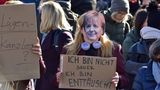 Auch in Mannheim beriefen sich Demo-Teilnehmer auf die Ex-Bundeskanzlerin. Dort versammelten sich am Samstag etwa 15.000 Menschen