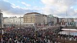 Auch am Freitag demonstrierten in Hamburg etwa 25.000 Menschen – inklusive Bürgermeister Peter Tschentscher (SPD)