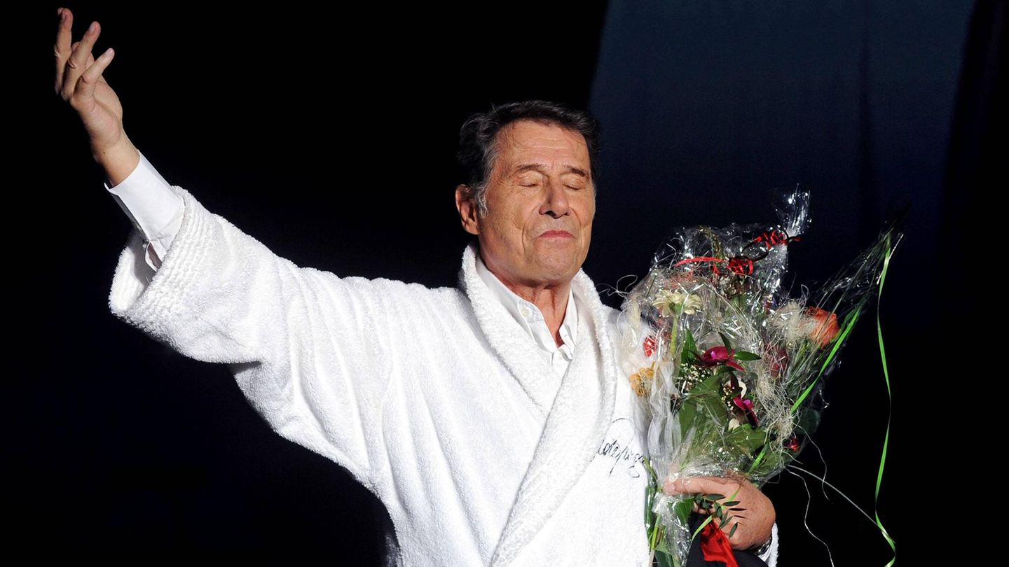 Der Bademantel gehörte zu den Markenzeichen von Udo Jürgens