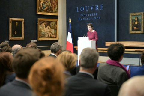 Louvre-Chefin Des Cars