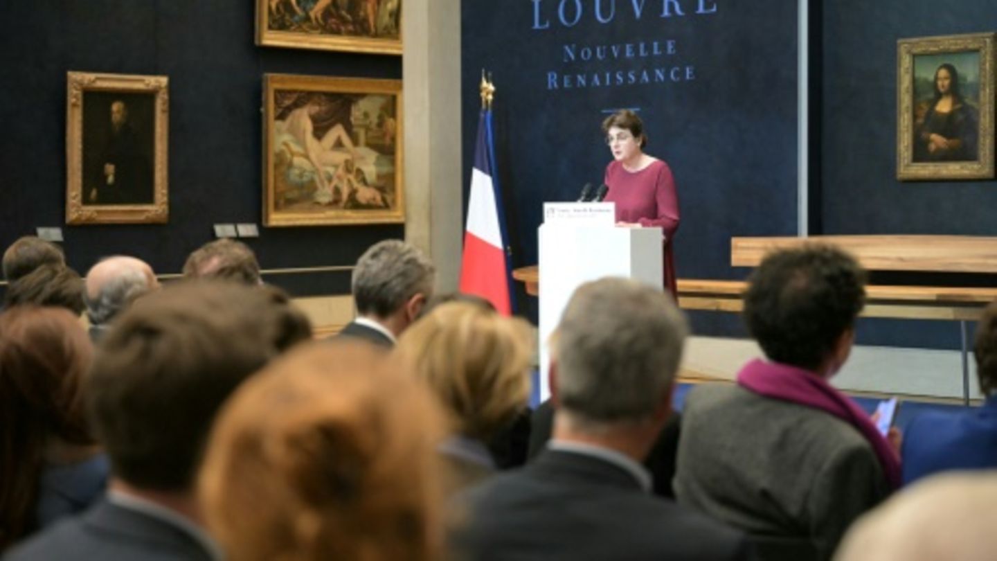 Louvre-Chefin Des Cars