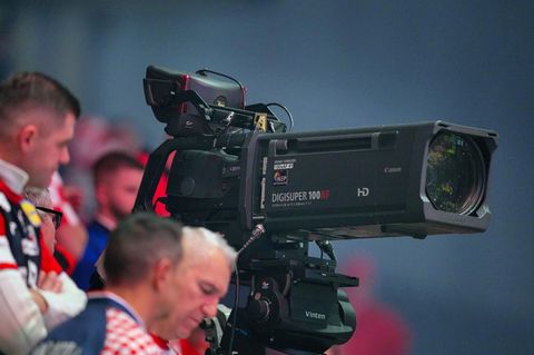 Schnelle Hilfe bei der Handball-WM: Dem kollabierten Kameramann geht es mittlerweile besser