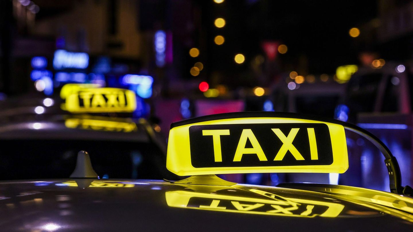 Oldenburg: Drunken claw drivers his taxi and drive it to scrap
