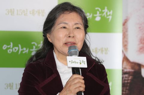 Lee Joo-sil spielte in "Squid Game" die Mutter des Undercover-Detektivs Hwang Joon-ho