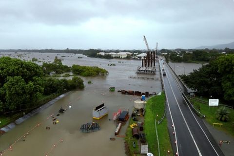 Hochwasser rund um die Stadt Townsville in Queensland