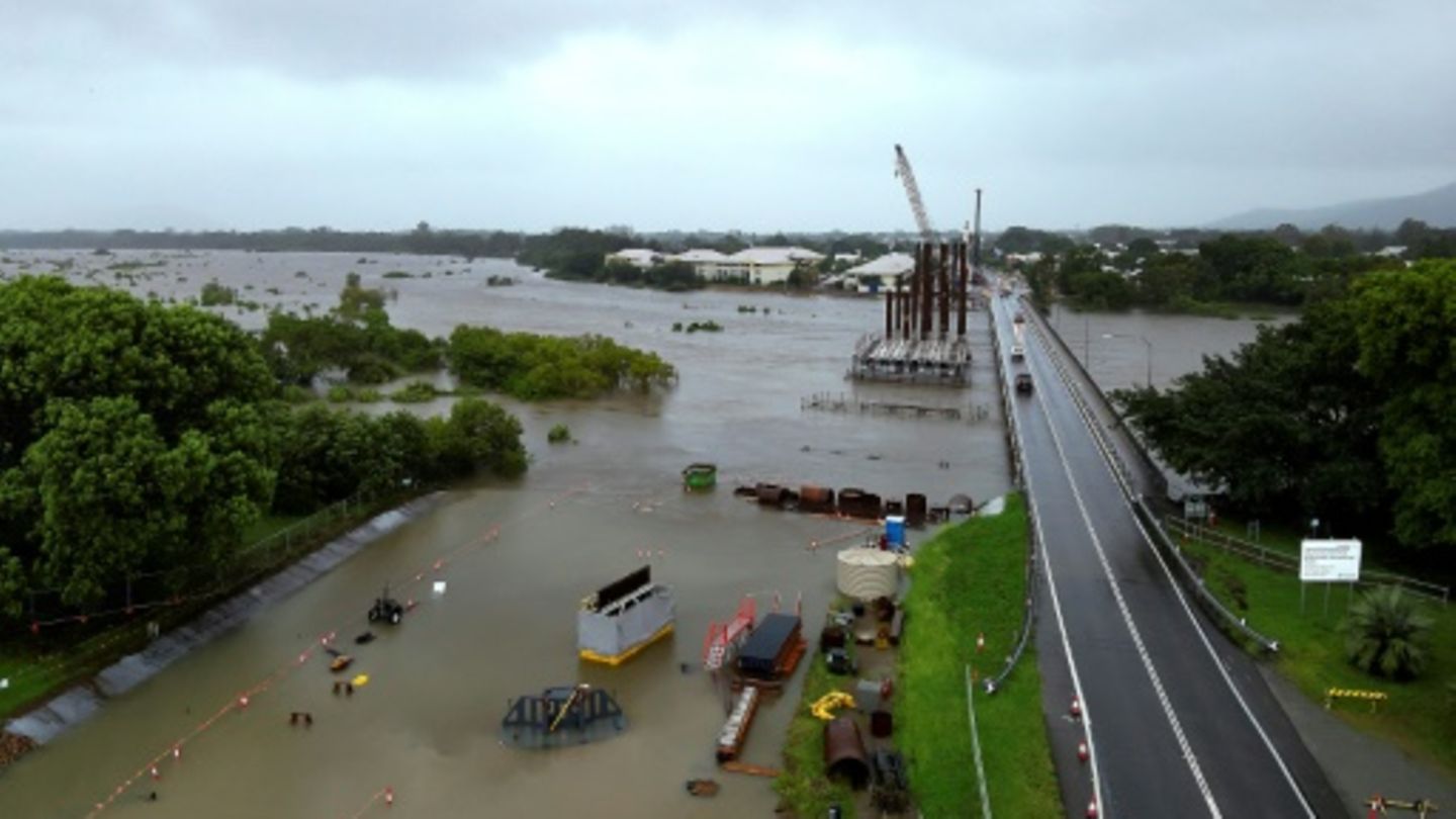 Hochwasser rund um die Stadt Townsville in Queensland