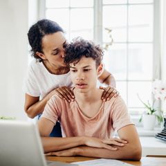 Drei Erziehungsfehler, mit denen Eltern ihre Kinder oft zu Narzissten machen.