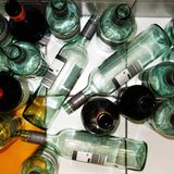 Symbolfoto leere Weinflaschen