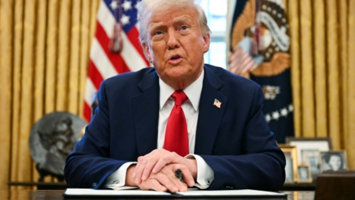Trump bei Unterzeichnung des Staatsfonds-Dekrets