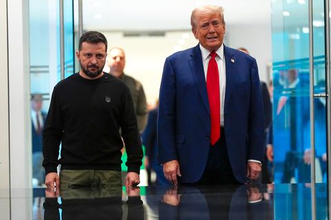 US-Präsident Donald Trump bei einem Treffen mit Wolodymyr Selenskyj, Präsident der Ukraine